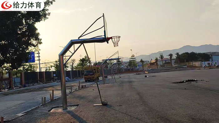 南寧籃球架廠家