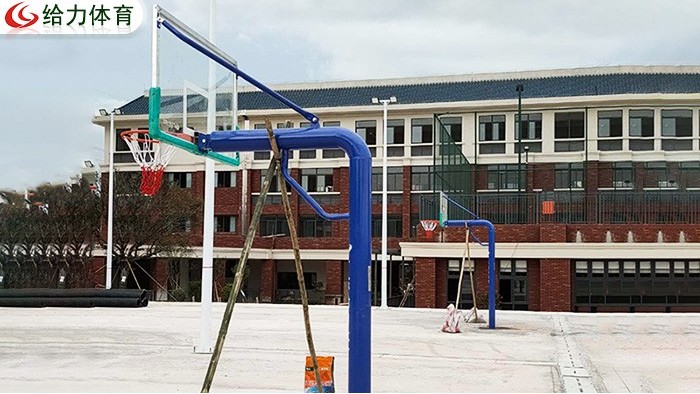 學(xué)校籃球架