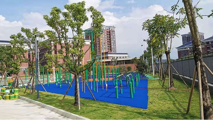 廣州小區又增多樣化戶外健身器材若干套，為助大家撕春膘